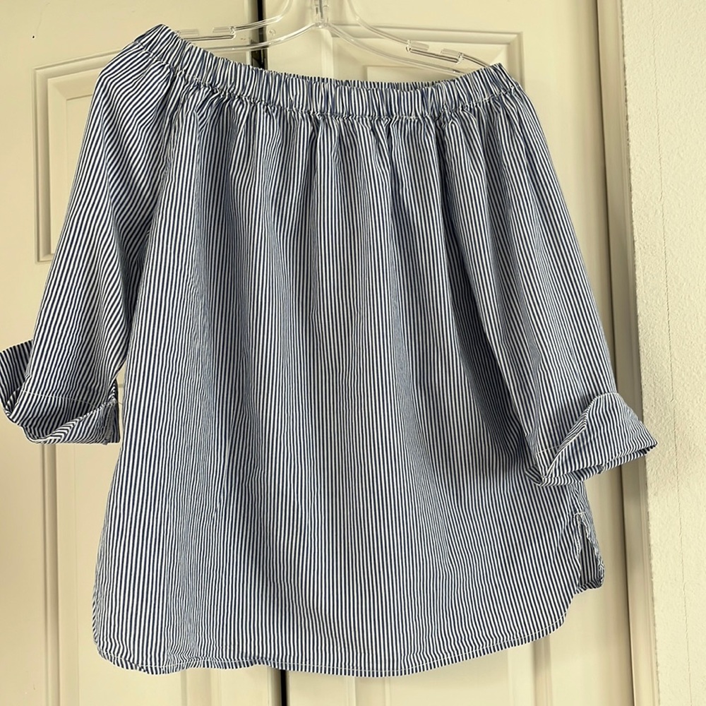 Blue and white striped on or off shoulder 100% cotton shirt size S/P